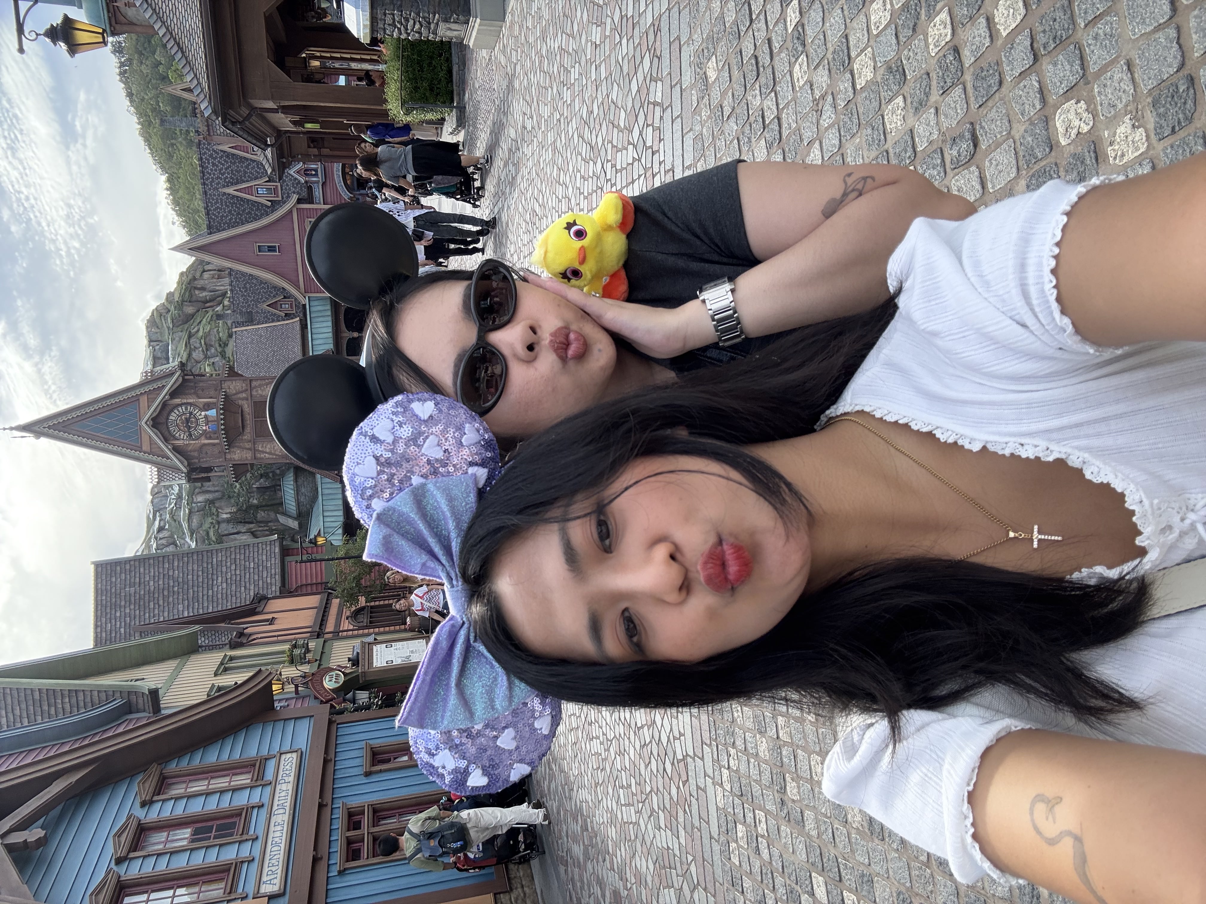 Kwe + Yey @ disneyland HK
