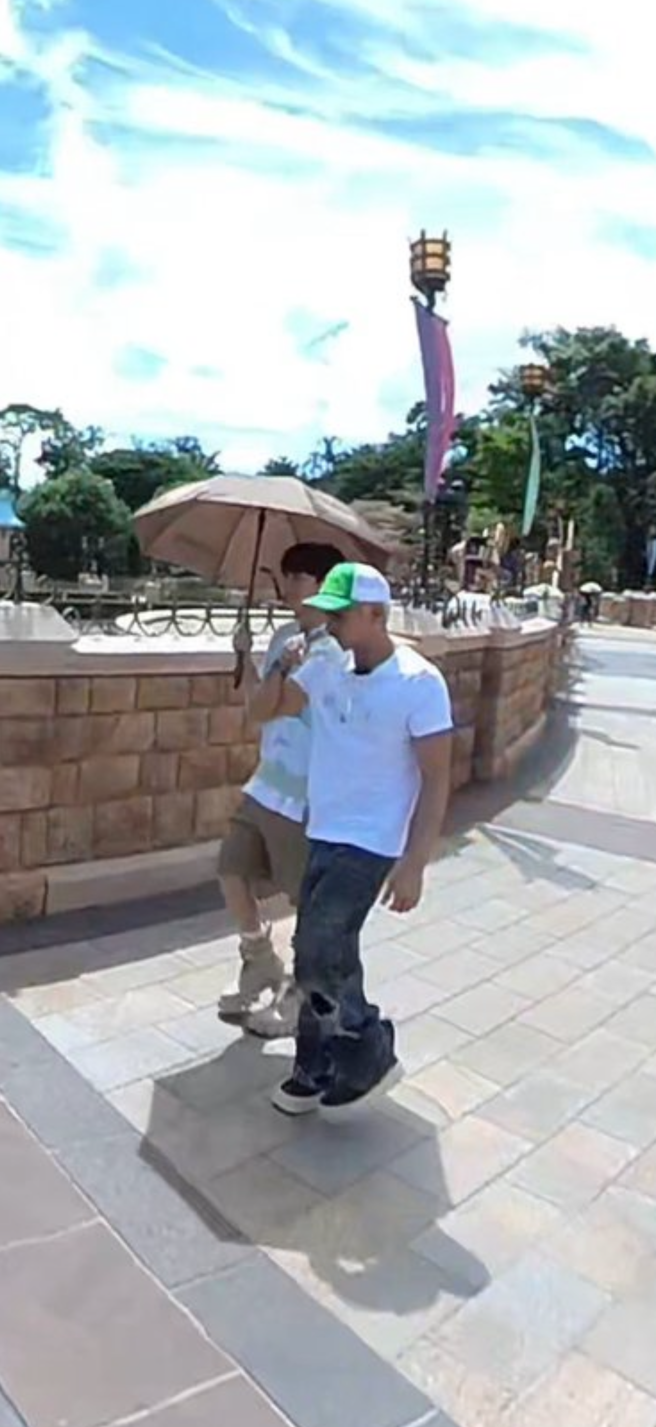 SB19 Ken and Jah @ disneyland HK