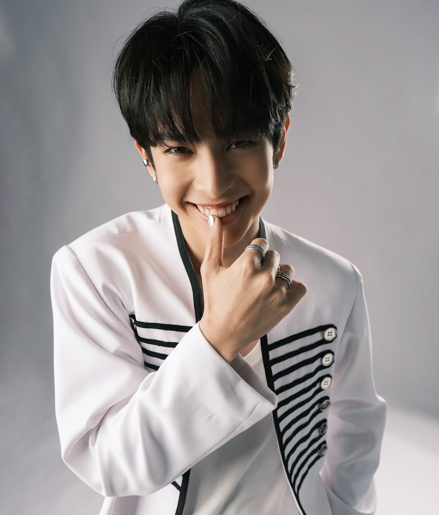 SB19 Wakas at Simula all white outfits