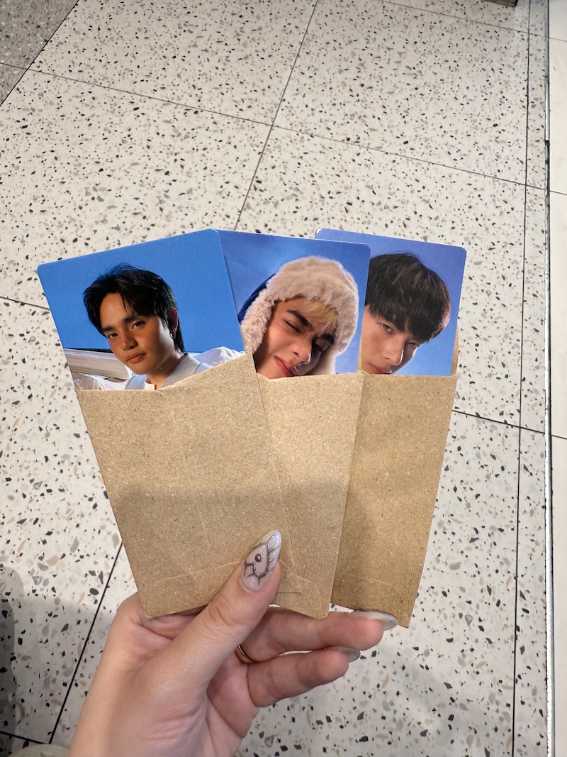 Pabjoshtin photocards from pop up