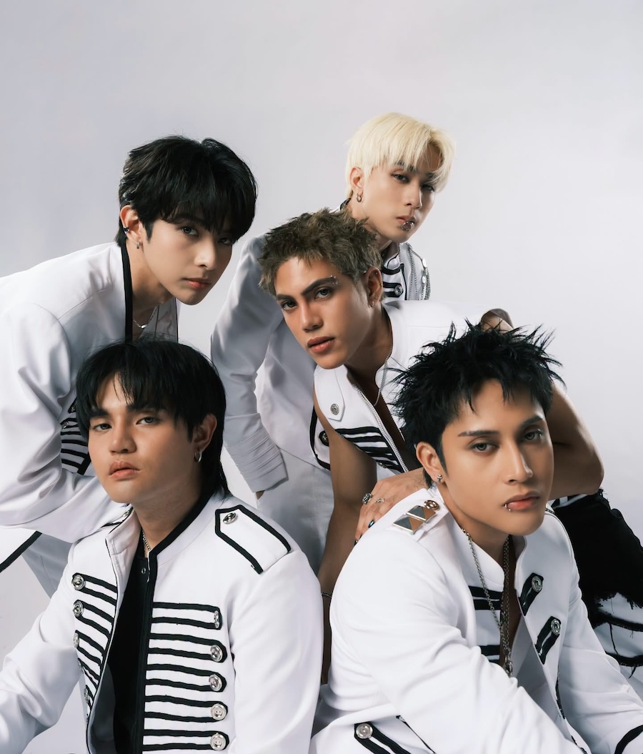 SB19 Wakas at Simula all white outfits