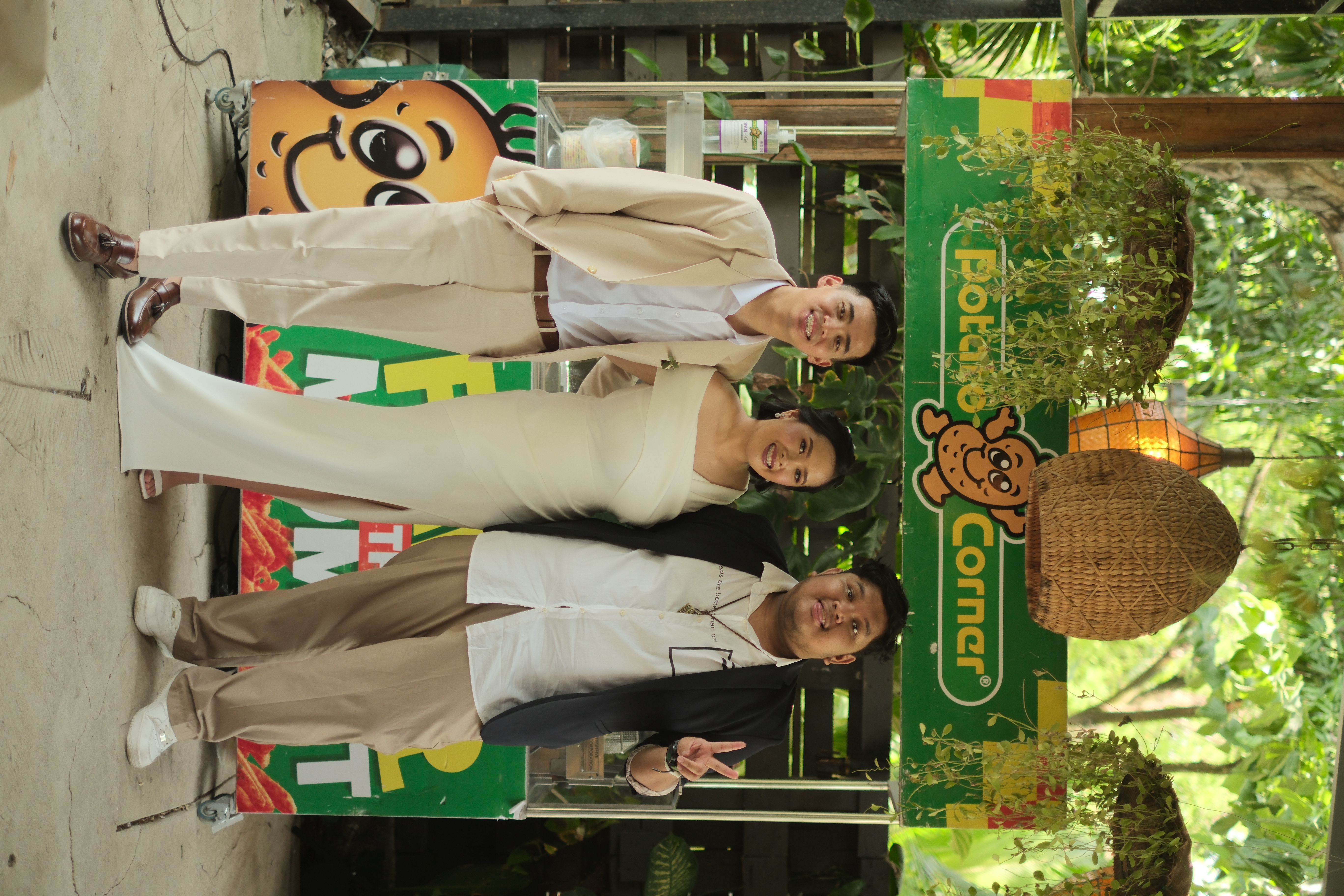 potato corner booth with prads